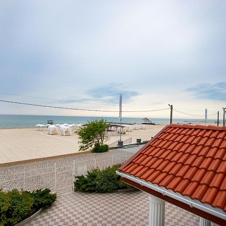 Olimp Hotel Zaliznij Port Kültér fotó