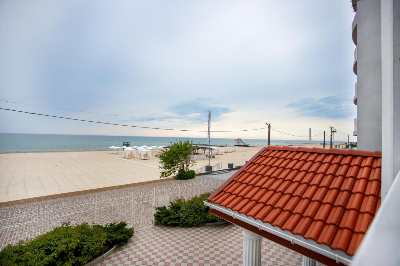 Olimp Hotel Zaliznij Port Kültér fotó