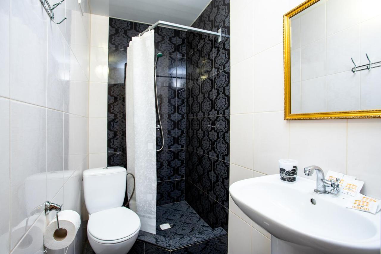Olimp Hotel Zaliznij Port Kültér fotó