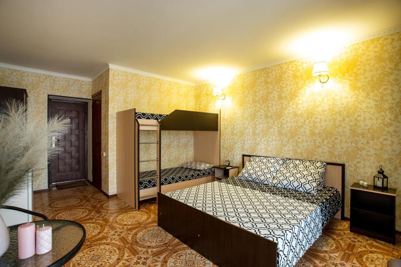 Olimp Hotel Zaliznij Port Kültér fotó