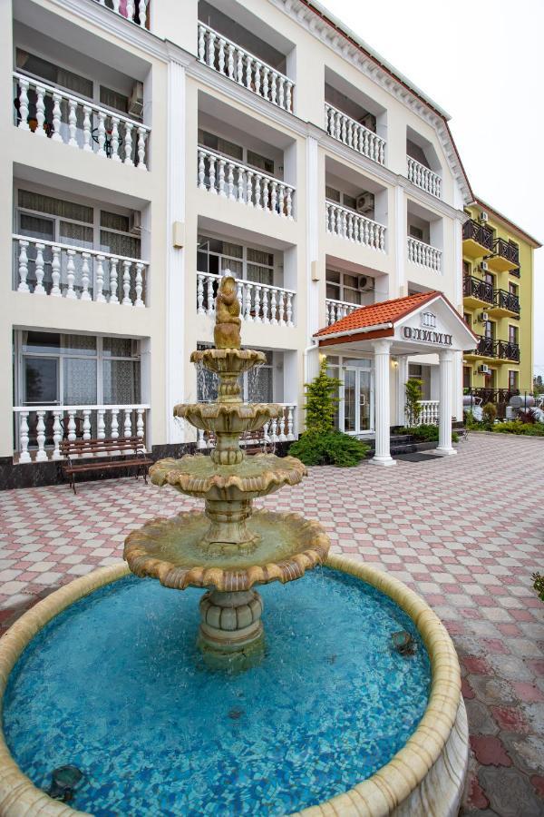 Olimp Hotel Zaliznij Port Kültér fotó