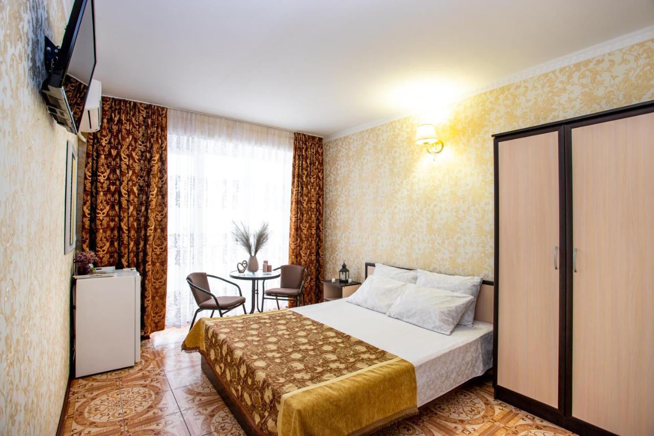 Olimp Hotel Zaliznij Port Kültér fotó