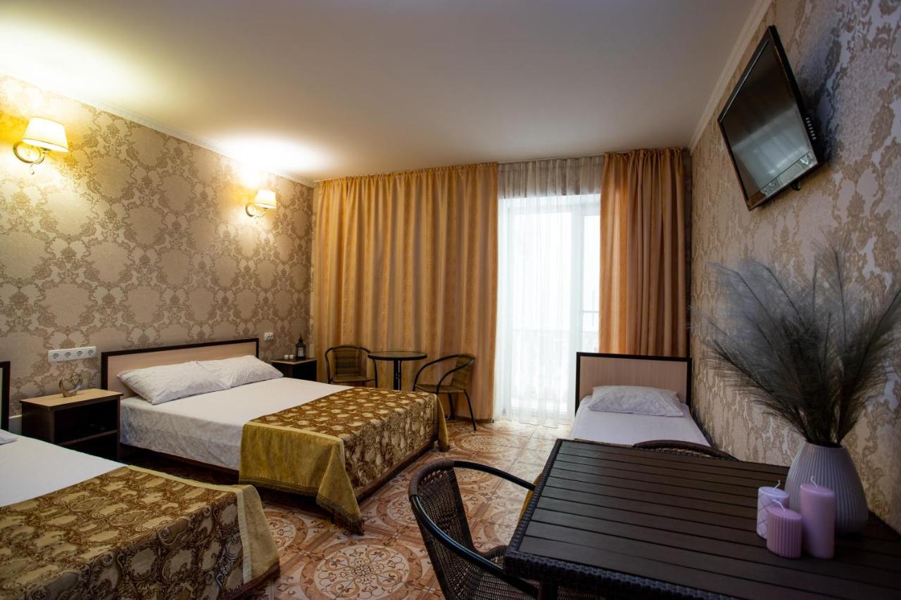 Olimp Hotel Zaliznij Port Kültér fotó