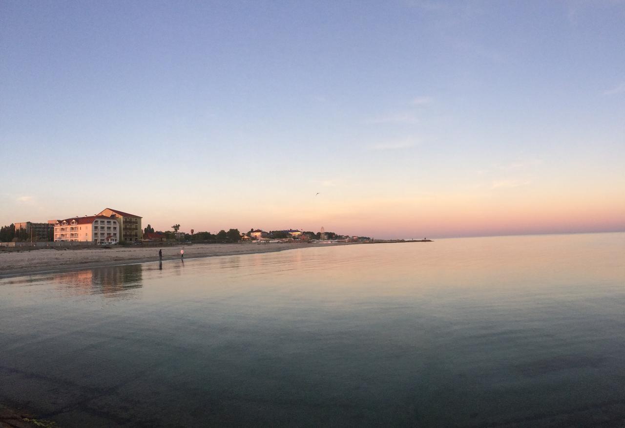 Olimp Hotel Zaliznij Port Kültér fotó