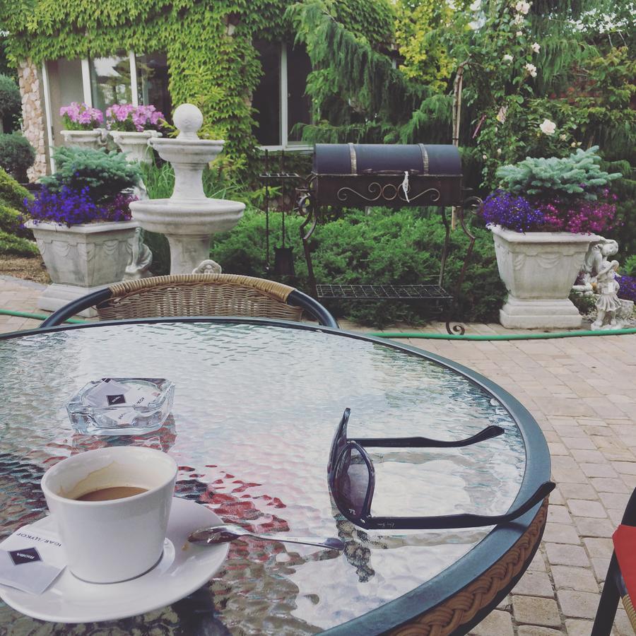 Olimp Hotel Zaliznij Port Kültér fotó