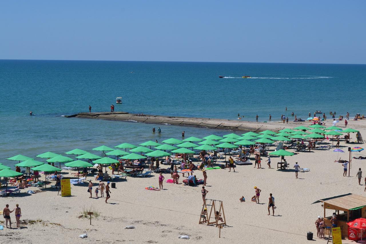 Olimp Hotel Zaliznij Port Kültér fotó
