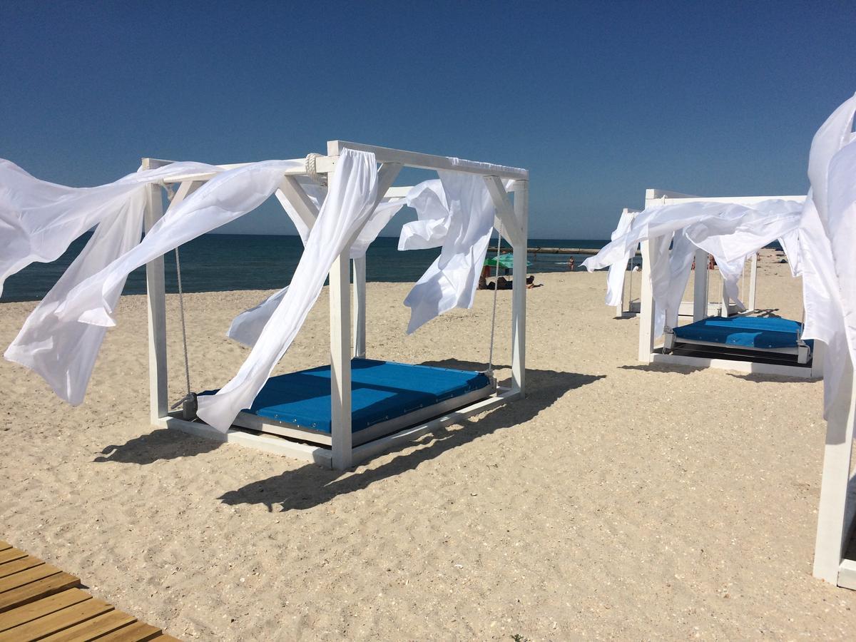 Olimp Hotel Zaliznij Port Kültér fotó