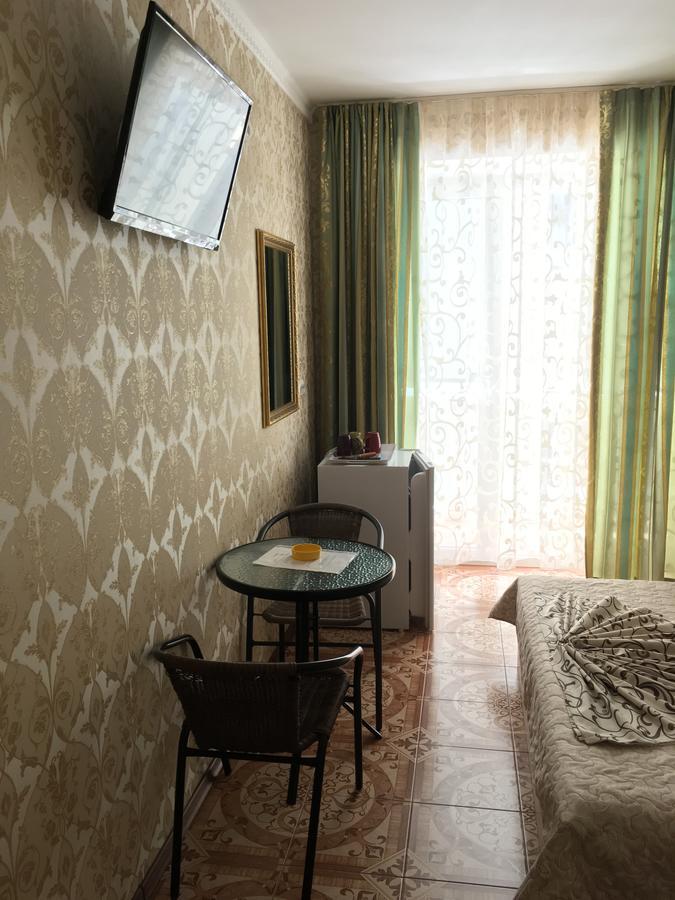 Olimp Hotel Zaliznij Port Kültér fotó