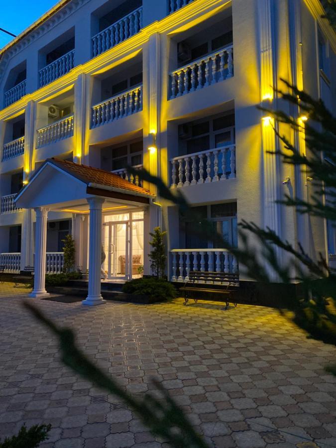 Olimp Hotel Zaliznij Port Kültér fotó
